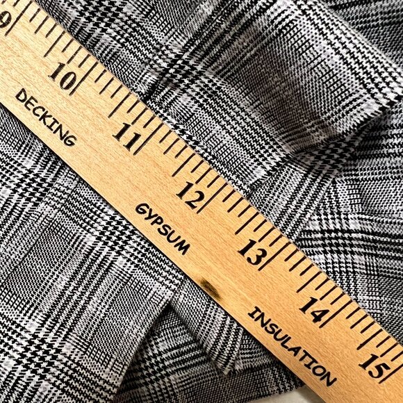 Maurices NWOT Checkered Knee Length Shorts Size 7/8 - Picture 9 of 13
